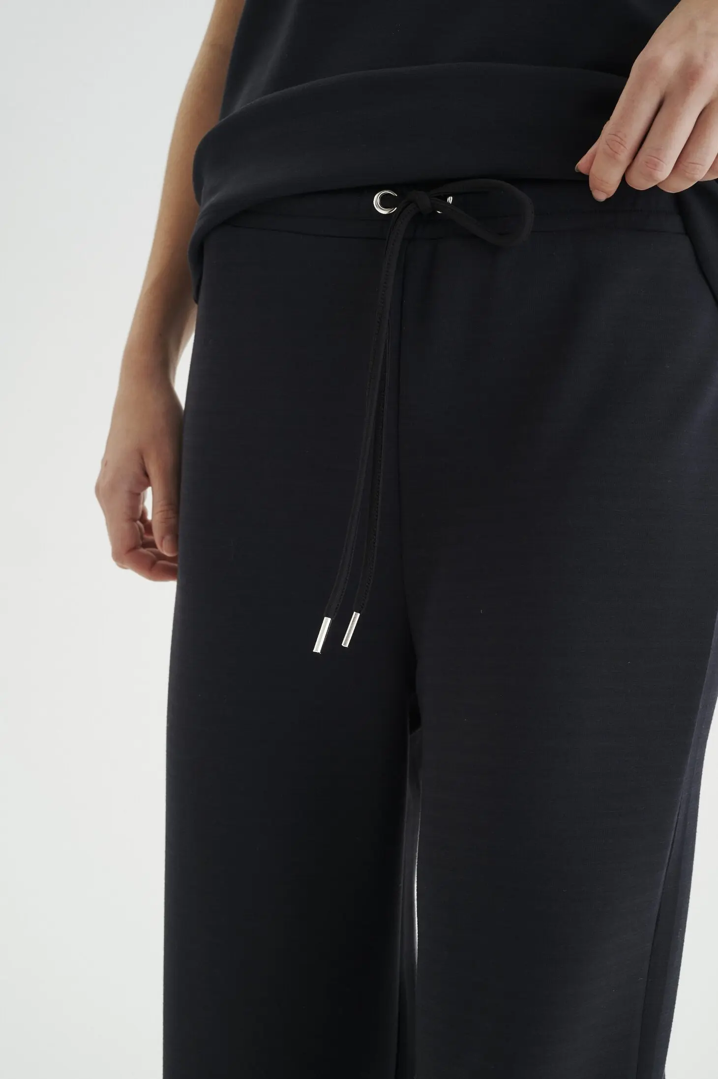 Брюки relaxed fit женские